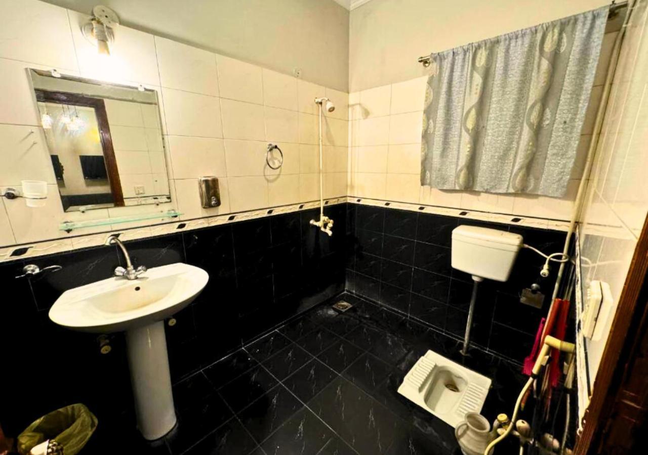 Doves Inn Hotel Kalma Chowk Lahore Extérieur photo